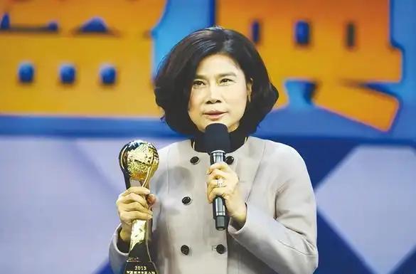 厅半夜三点钟给员工发通知董明珠别太离谱凯时尊龙人生就是博吃饭只去用格力的餐(图9)