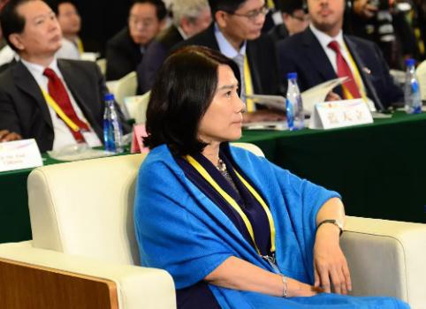 厅半夜三点钟给员工发通知董明珠别太离谱凯时尊龙人生就是博吃饭只去用格力的餐(图11)
