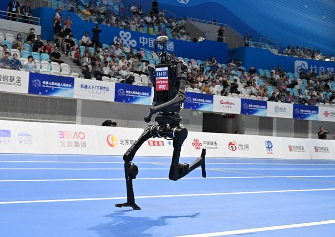 兴兴：用遥控追求极致速度；蔡浩宇AI游戏上架2719元｜极客早知道尊龙凯时链接Sam Altman：AI存在泡沫；宇树机器人夺金王(图7)