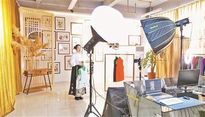 接自北京京企服装产业在冀“织”就新锦衣尊